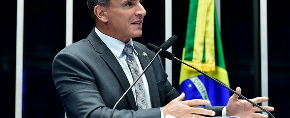 Senador avança com projeto para restringir atuação de ministros do Supremo no TSE