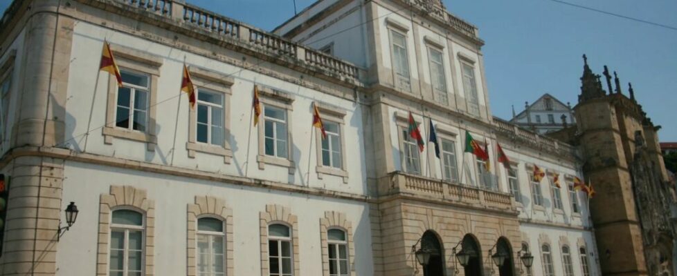 Polícia Municipal de Coimbra vai dispor de armas de fogo a partir de 2025