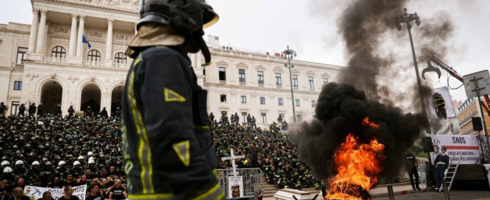 “Nada disto estava planeado.” Como foi organizada a manifestação dos Bombeiros Sapadores e quem decidiu furar o plano