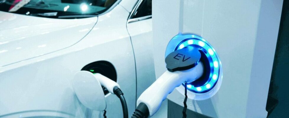 Vendas em Setembro de eléctricos sobem 43,9% e PHEV caem 10,7%