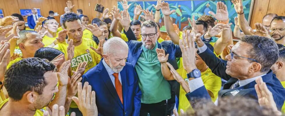 De olho nos evangélicos, Lula sanciona lei que cria o Dia da Música Gospel