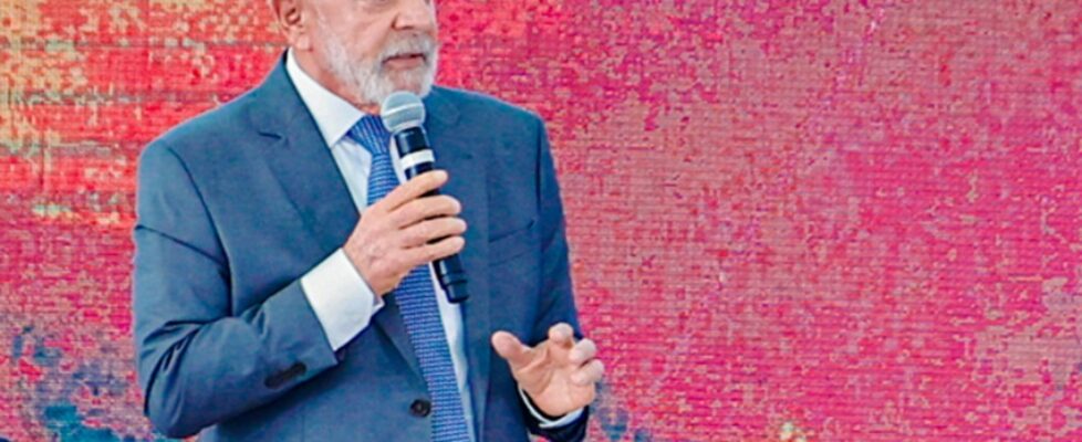 Lula reclama de ministros e cobra entrega de trabalhos