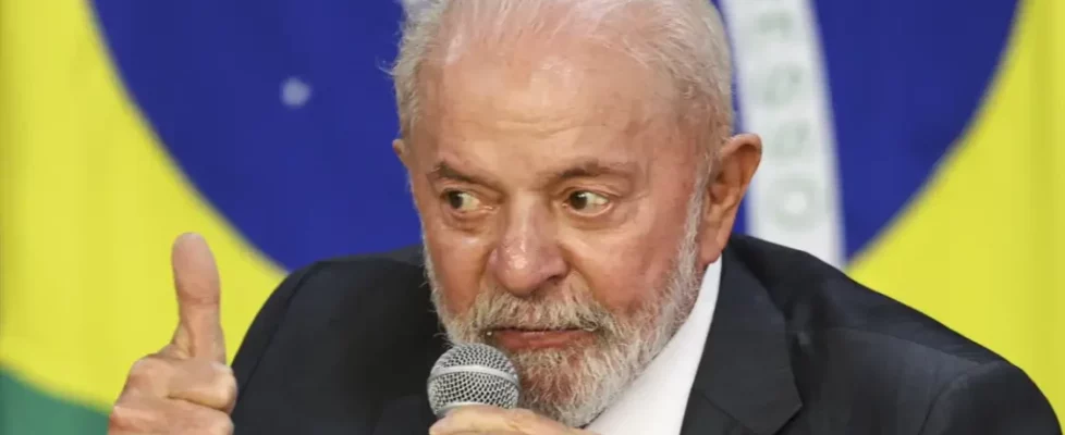 Lula afirma estar ‘muito feliz’ com uma ‘economia razoável’