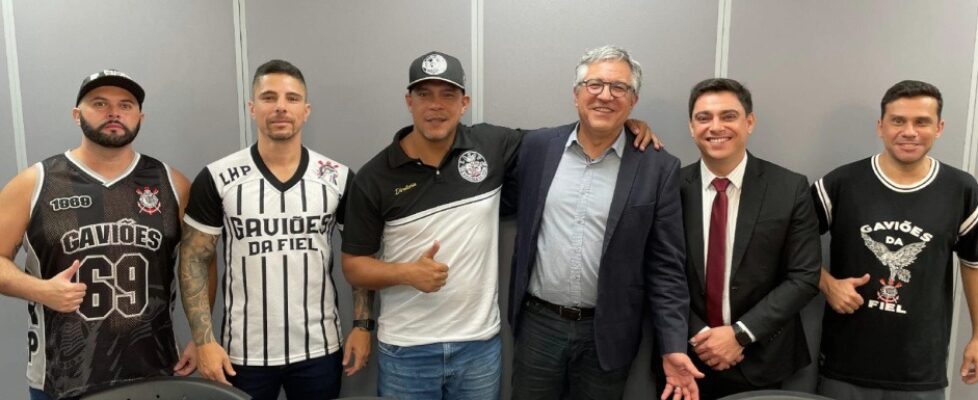 Torcida do Corinthians ainda sonha com ‘vaquinha’ para quitar dívida de estádio