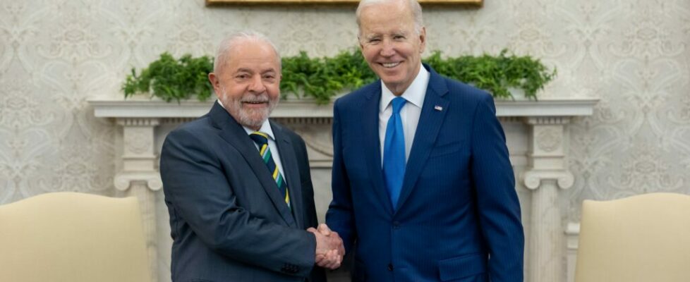 Biden conversa com Lula e confirma viagem ao Brasil