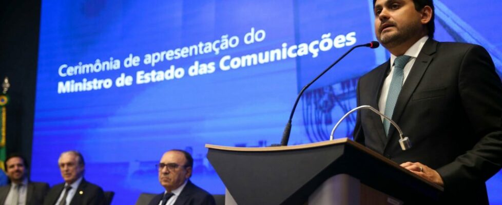 Ministro das Comunicações critica Aneel