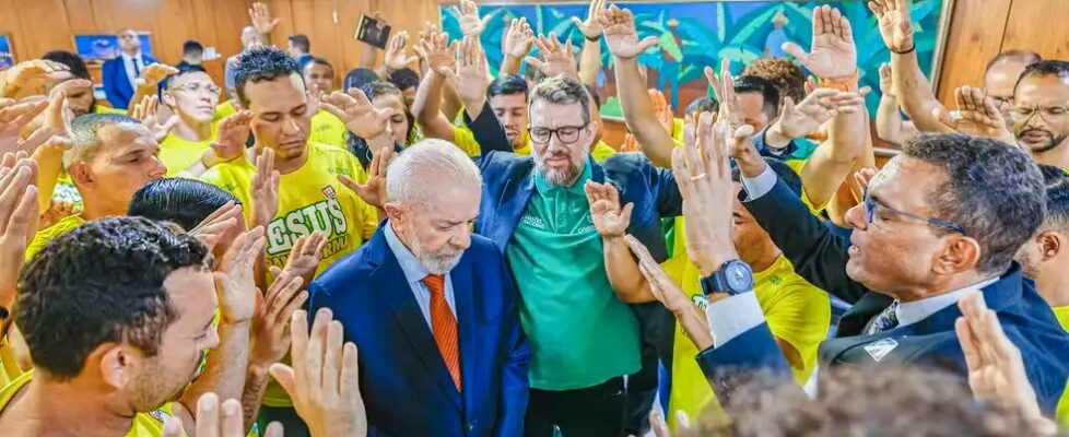 Lula pode nomear representante evangélico para ministério