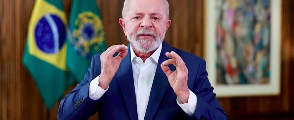 Lula adia definição de metas de redução de emissões de carbono para julho de 2025