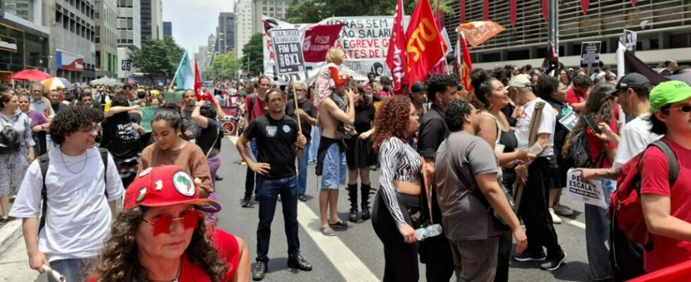 Esquerda ‘invade’ Avenida Paulista em pleno feriado para xingar Tarcísio e Nunes