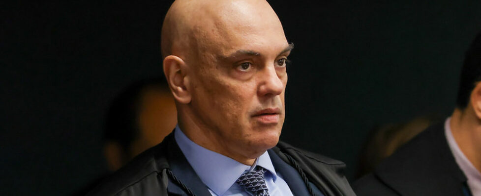 Moraes diz que explosão em frente ao STF não é ‘caso isolado’