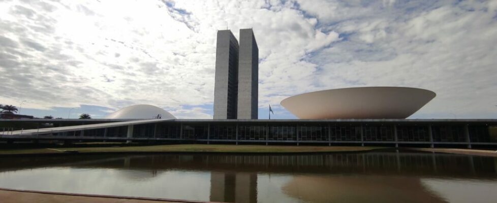 Líder da oposição no Senado critica Moraes por relacionar suicida e ‘gabinete do ódio’