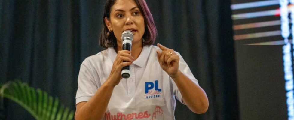 ‘PF do Xandão está cumprindo missão’, diz Michelle Bolsonaro 