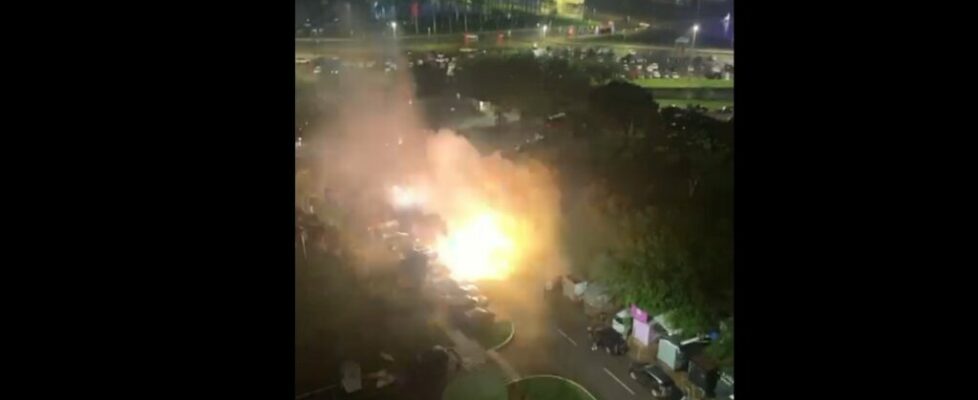 Praça dos Três Poderes é isolada depois de explosões