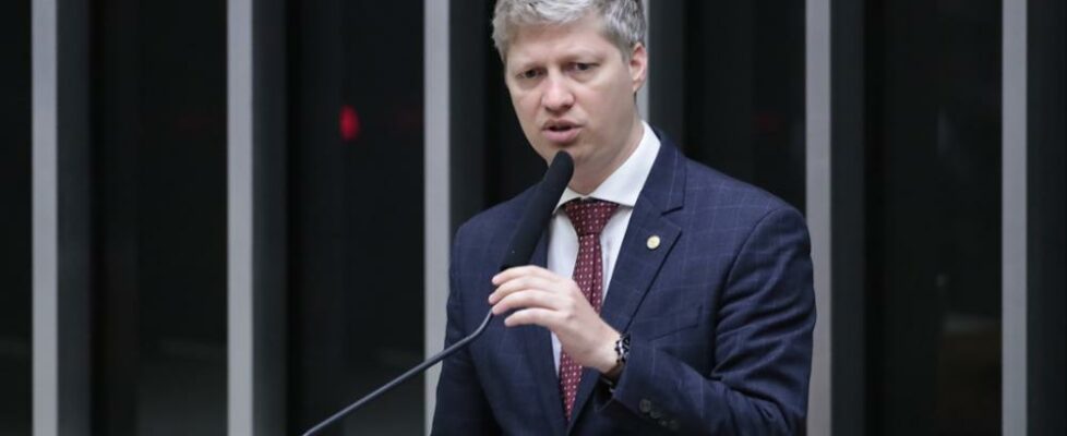 Marcel van Hattem se reúne com Gonet para discutir processo na Polícia Federal