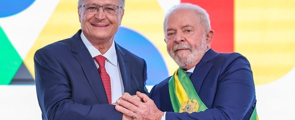 Com Lula internado, Rui Costa decide políticas estratégicas