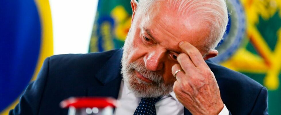 Marqueteiro prepara Lula para discurso de Natal