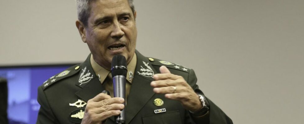 Preso em QG do Exército, Braga Netto é vigiado 24 horas por dia