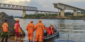 Emendas ignoram manutenção de ponte que desabou, mas destinam R$ 35,6 mi a shows e luzes LED