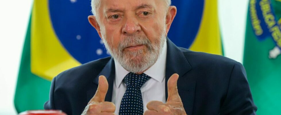 Lula está neurologicamente perfeito depois de 2ª cirurgia, diz equipe médica