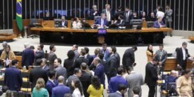 Veja os deputados que mais gastaram com cotas parlamentares em 2024