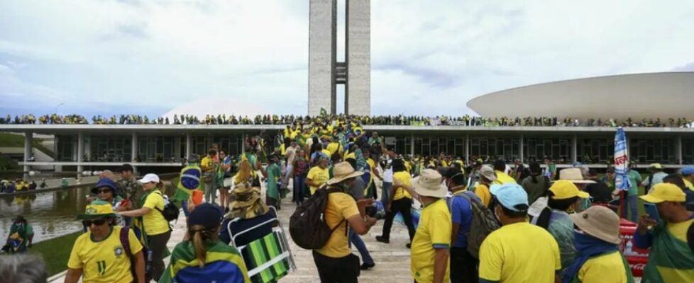 Autora de livro sobre o 8 de janeiro: julgamentos são ‘o exato oposto ao Estado Democrático de Direito’ 