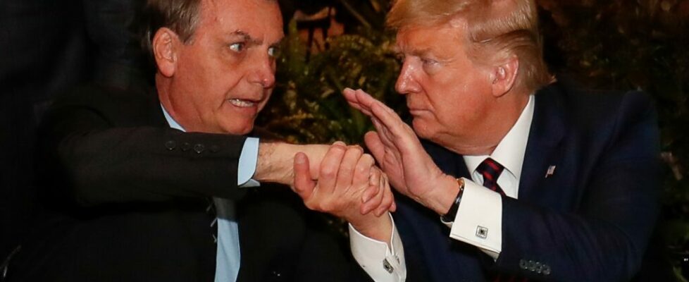 Defesa de Bolsonaro diz que vai apresentar convite para posse de Trump