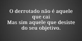 O derrotado não é aquele que cai
Mas sim aquele qu... dextter